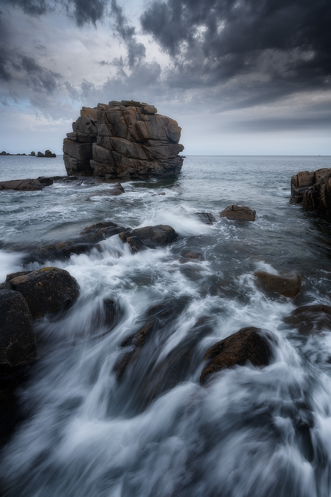 Photo finale post-traitée du paysage breton présenté dans la vidéo de repérage, illustrant la visualisation anticipée du rendu final